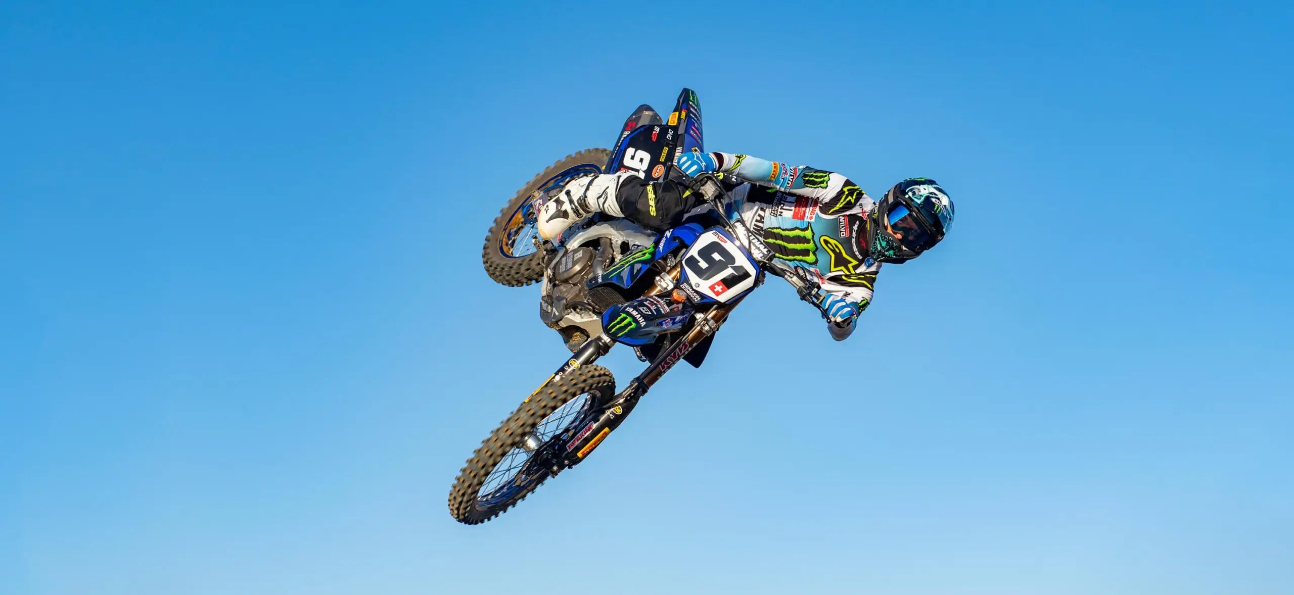 Motocross helma Shoei